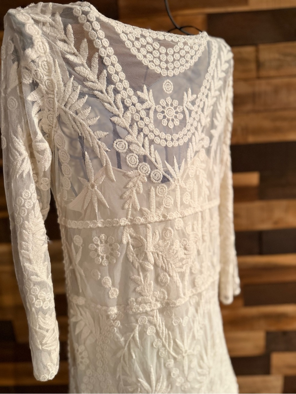 Express White Floral Lace Embroidered Scoop Neck Long Sleeve Mini Dress Sz M - Picture 3 of 11